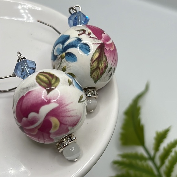 Floral Glass 1” Beaded Earrings. - Picture 3 of 5